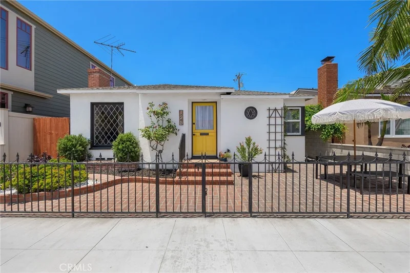 125 Siena Drive, Long Beach, CA 90803