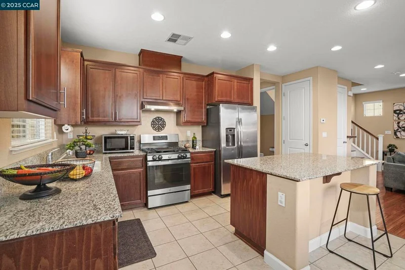 777 Del Mar Circle, Vacaville, CA 95688
