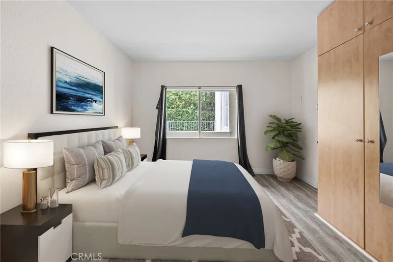 1228 N La Cienega Boulevard 105, West Hollywood, CA 90069
