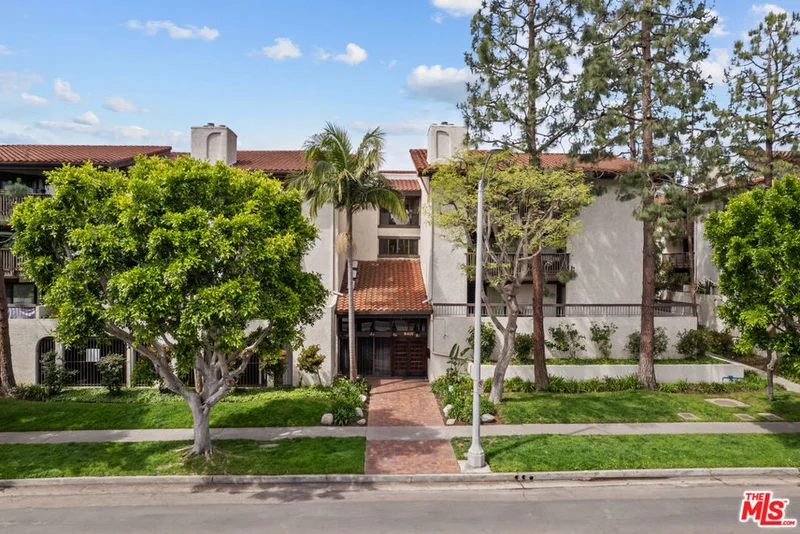 8601 Falmouth Avenue 404, Playa Del Rey, CA 90293