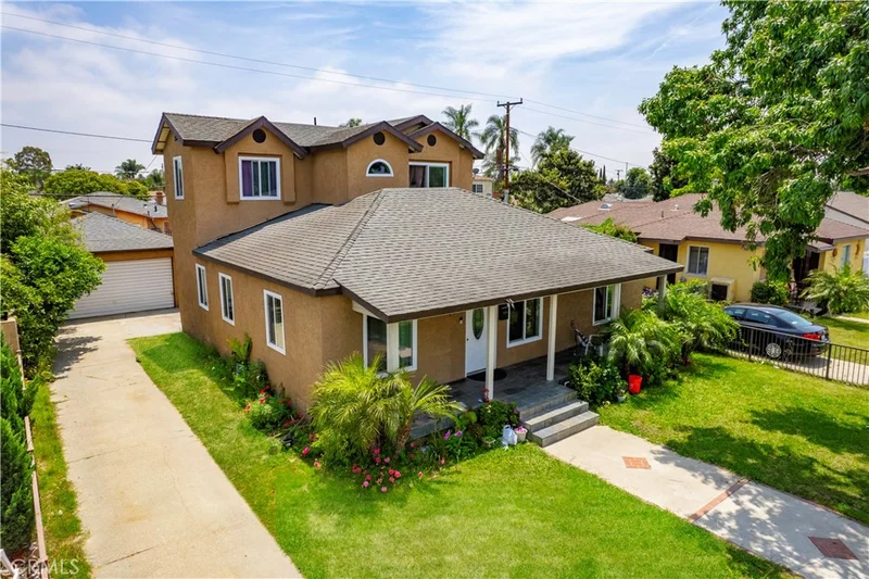 2730 Hayes Avenue, Long Beach, CA 90810