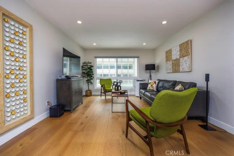 5585 E Pacific Coast 141, Long Beach, CA 90804