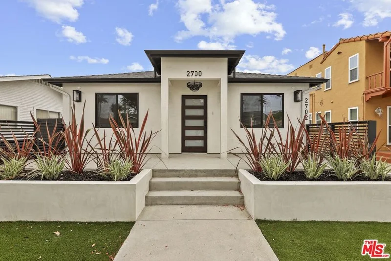 2700 S Palm Grove Avenue, Los Angeles, CA 90016