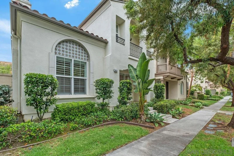 42 Paperwhite, Irvine, CA 92603