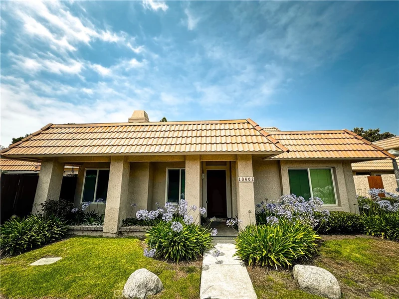 18602 Creek Lane, Huntington Beach, CA 92648