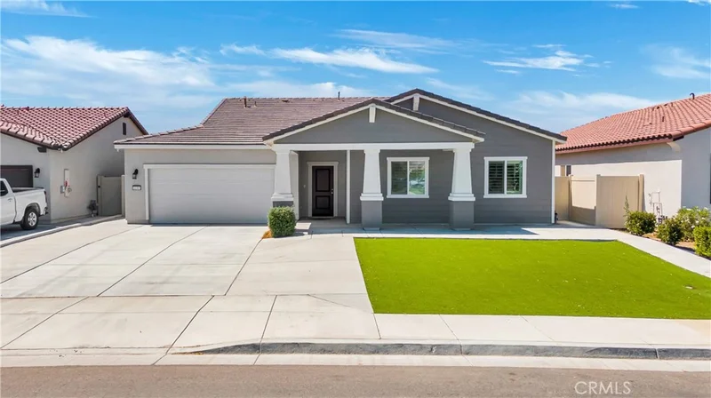 10305 Yukon River Avenue, Bakersfield, CA 93311