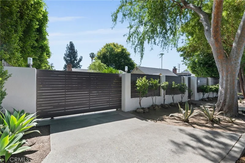 5626 Buffalo Avenue, Valley Glen, CA 91401