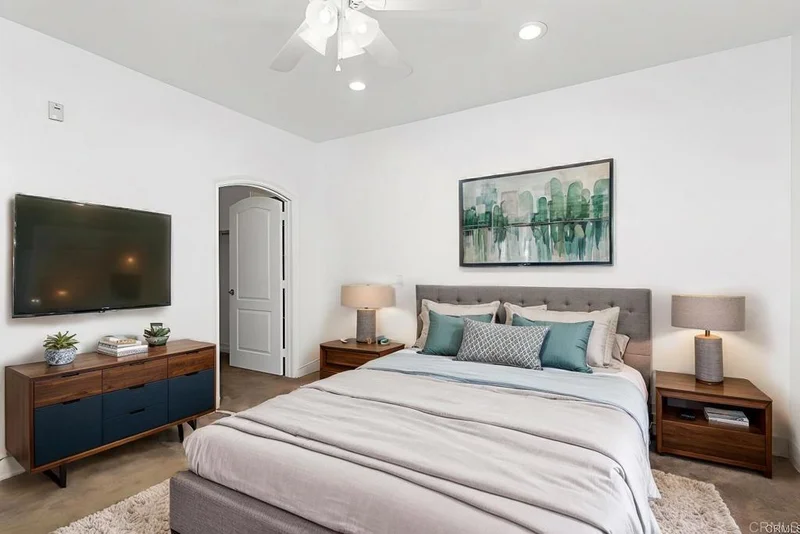 525 11th Avenue 1203, San Diego, CA 92101