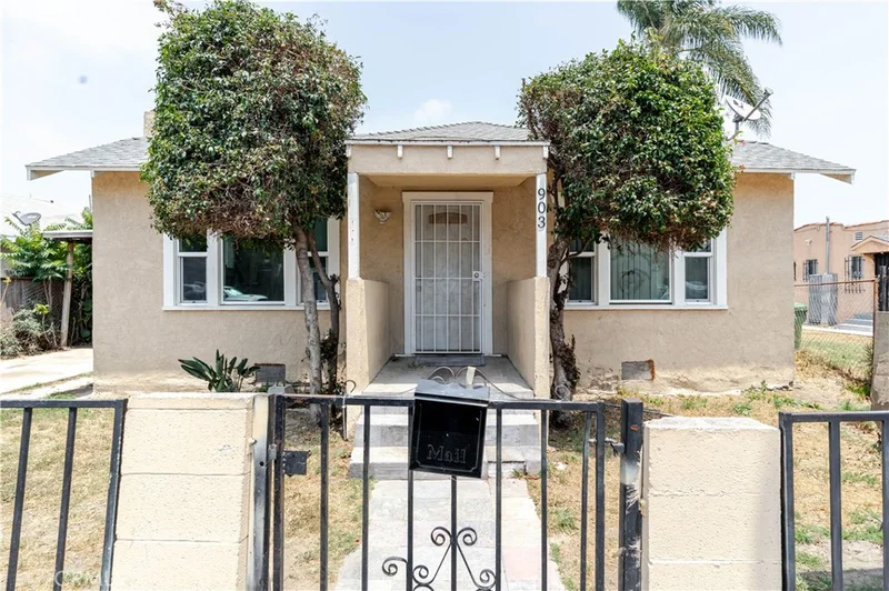 903 W 84th Street, Los Angeles, CA 90044