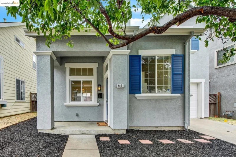 910 Myrtle St, Oakland, CA 94607