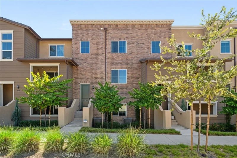 1016 W Baseline Road, Claremont, CA 91711