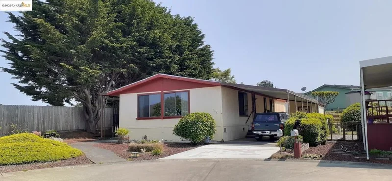 136 Castle CT