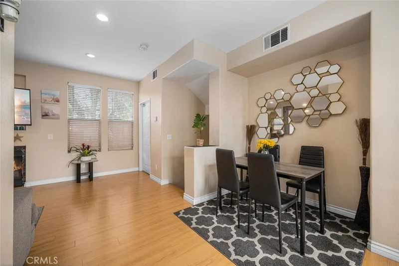 1879 Atlantic Avenue 15, Long Beach, CA 90806