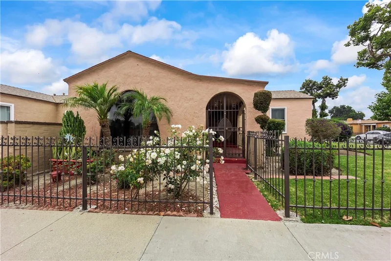 621 S Burris Avenue, Compton, CA 90221