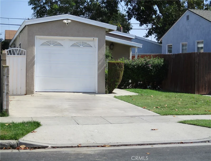 2713 E Monroe Street, Long Beach, CA 90810