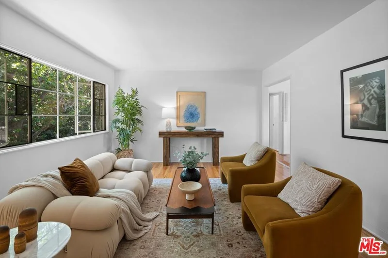 5443 1/2 Village, Los Angeles, CA 90016