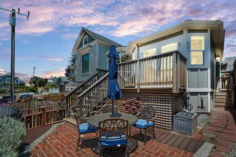 2727 E Cliff Drive, Santa Cruz, CA 95062