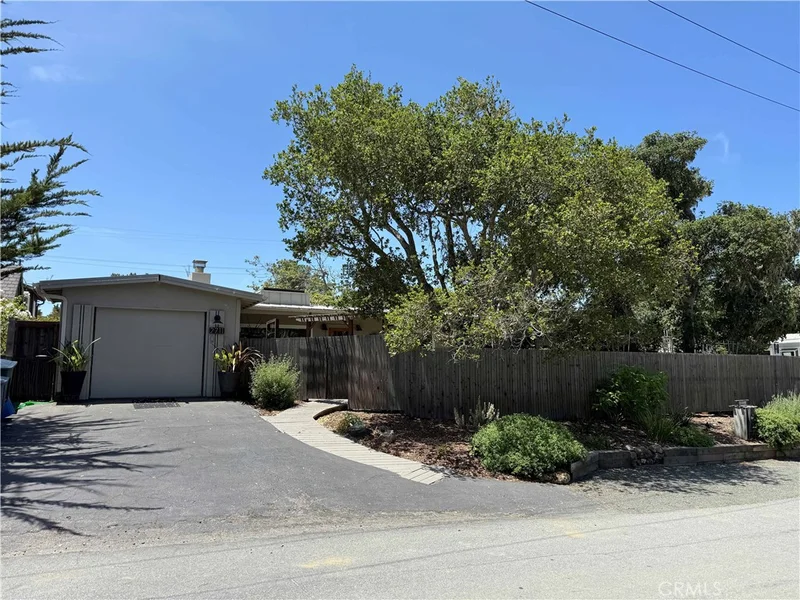 2711 Wilton Drive, Cambria, CA 93428