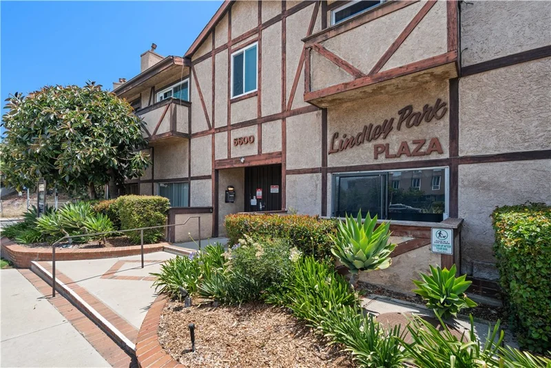 5500 Lindley Avenue 206, Encino, CA 91316