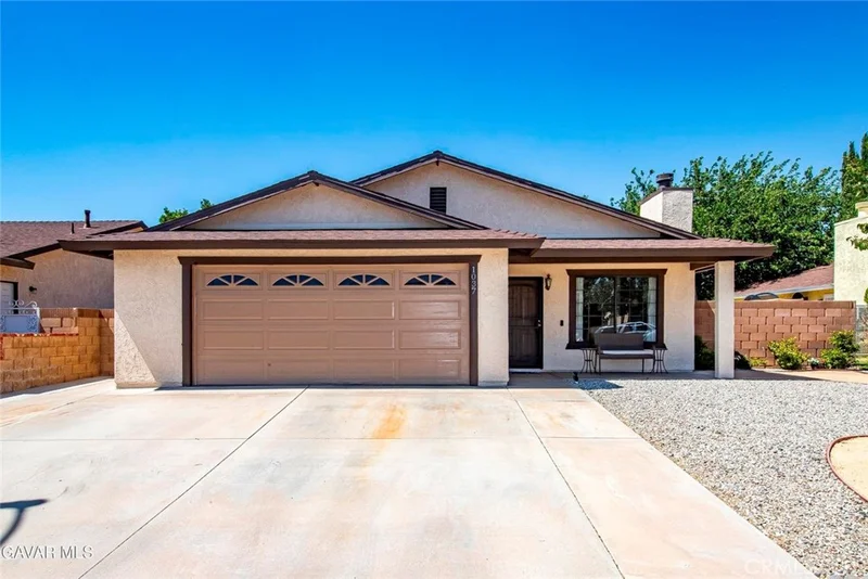 1037 Herzel Avenue, Lancaster, CA 93535