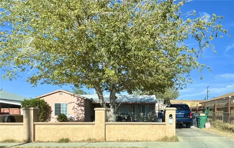 45040 Redwood Avenue, Lancaster, CA 93534