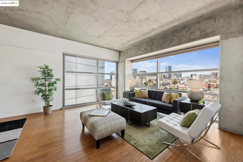 428 Alice St. 817, Oakland, CA 94607-4350