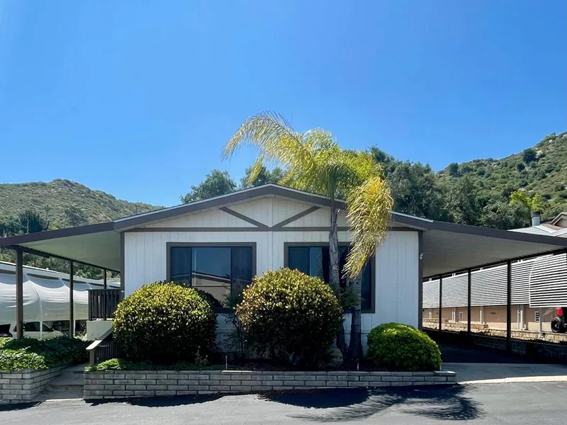 4650 Dulin Road 136, Fallbrook, CA 92028