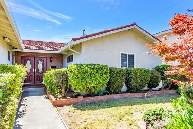 1135 Elmsford Drive, Cupertino, CA 95014