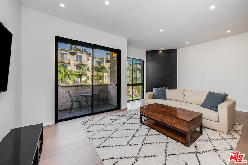 2307 Fox Hills Drive 203, Los Angeles, CA 90064