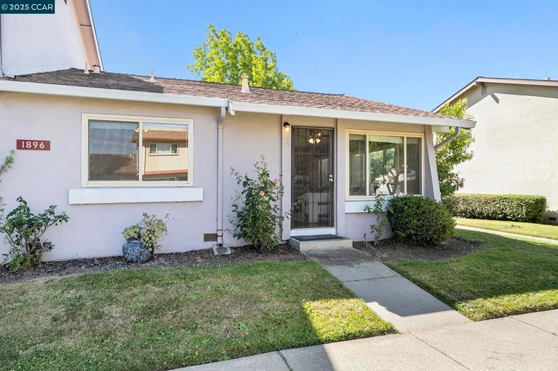 1896 Lynwood Dr E, Concord, CA 94519