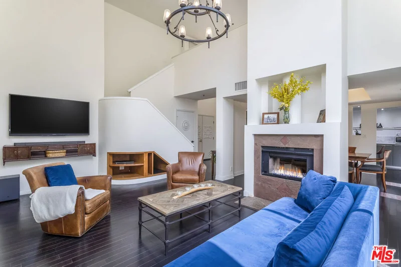 410 S Barrington Avenue 309, Los Angeles, CA 90049