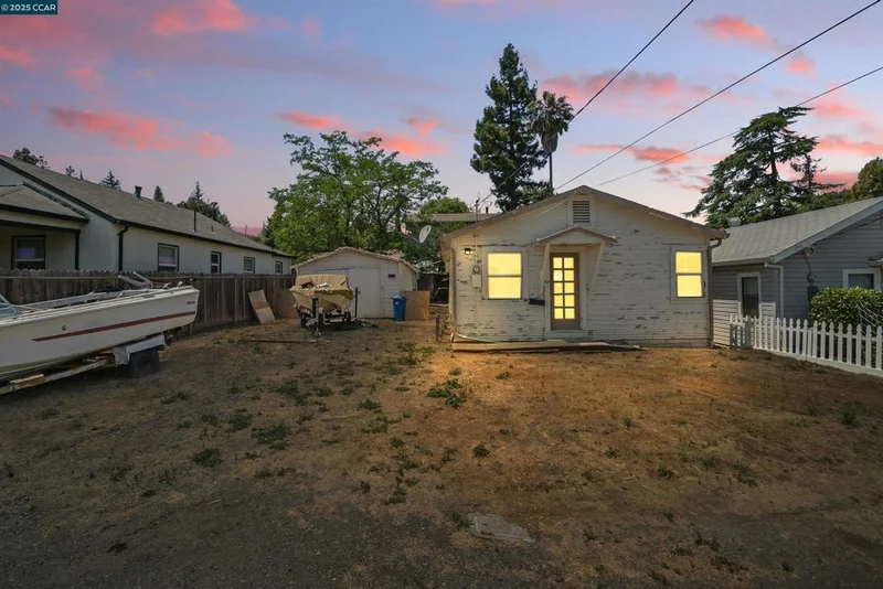 631 Kelly Ave, Martinez, CA 94553