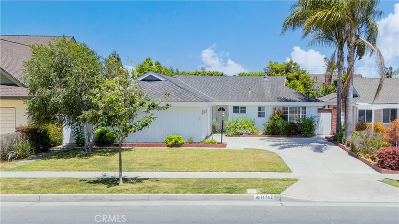 11752 Pine Street, Los Alamitos, CA 90720