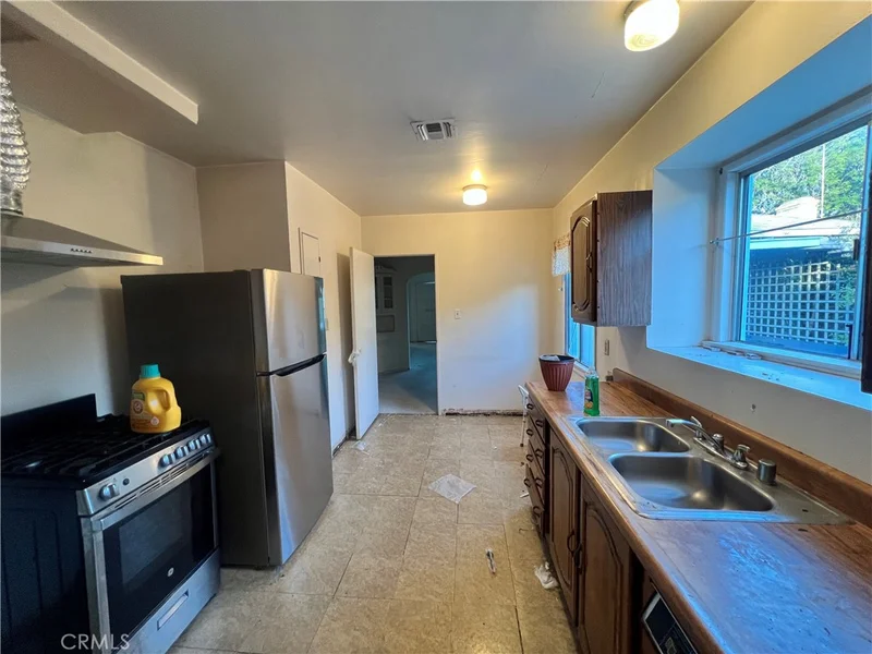 4227 Neosho Avenue, Los Angeles, CA 90066