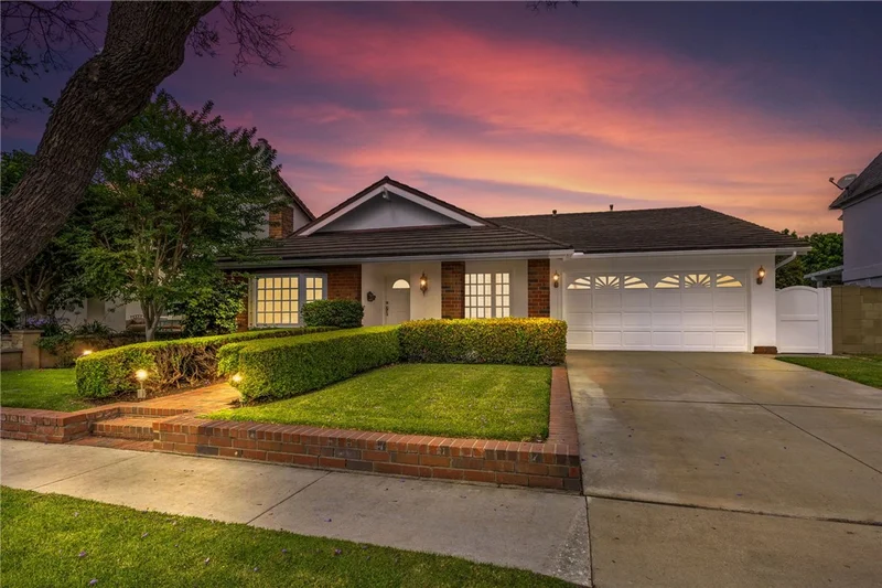 10281 Kings Street, Los Alamitos, CA 90720