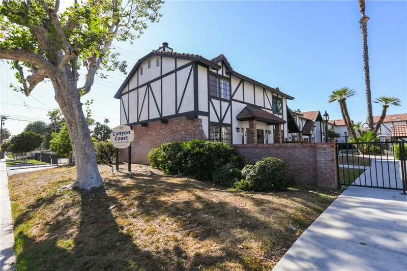 1013 W Linden Street 9, Riverside, CA 92507