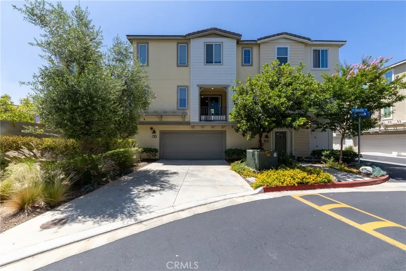 898 Seville Lane, Pomona, CA 91767