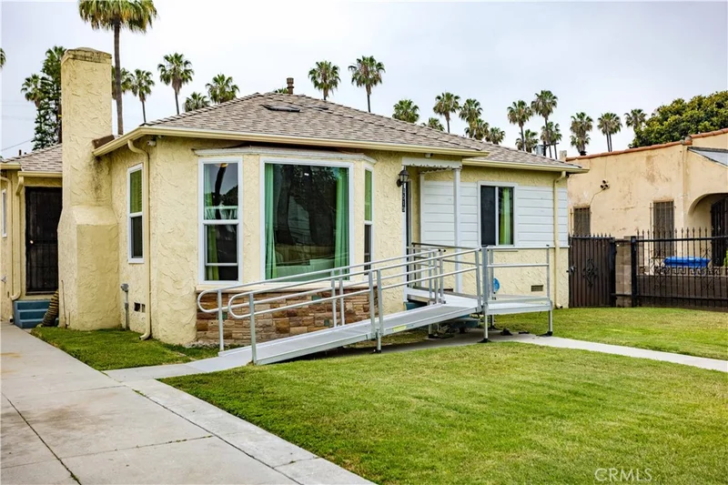4519 9th Avenue, Los Angeles, CA 90043