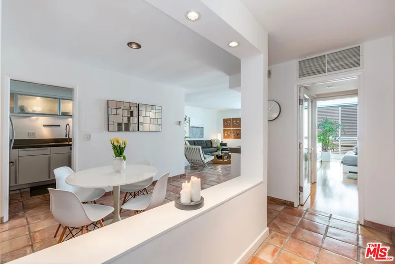 1010 N Kings Road 308, West Hollywood, CA 90069