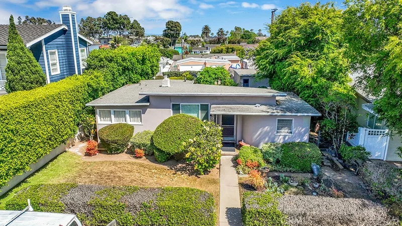 428 Holmwood Drive, Newport Beach, CA 92663