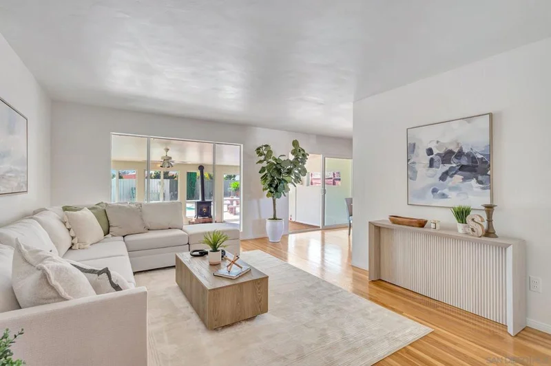 616 Oakwood Way, El Cajon, CA 92021