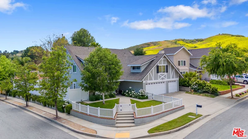 27062 Helmond Drive, Calabasas, CA 91301