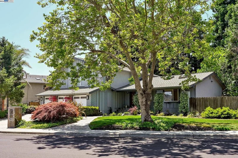 561 Santander Dr, San Ramon, CA 94583