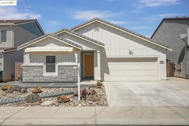 1851 Berlanda Ln, Lodi, CA 95242