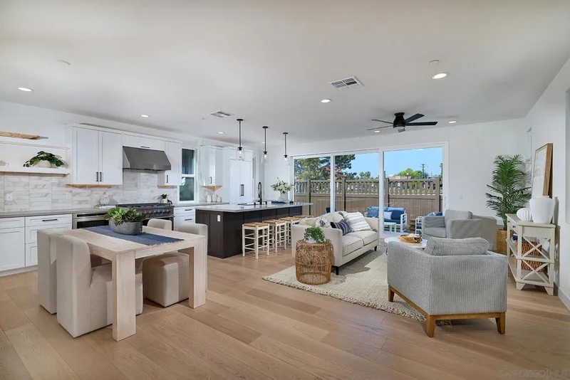 561 N Vulcan Ave, Encinitas, CA 92024