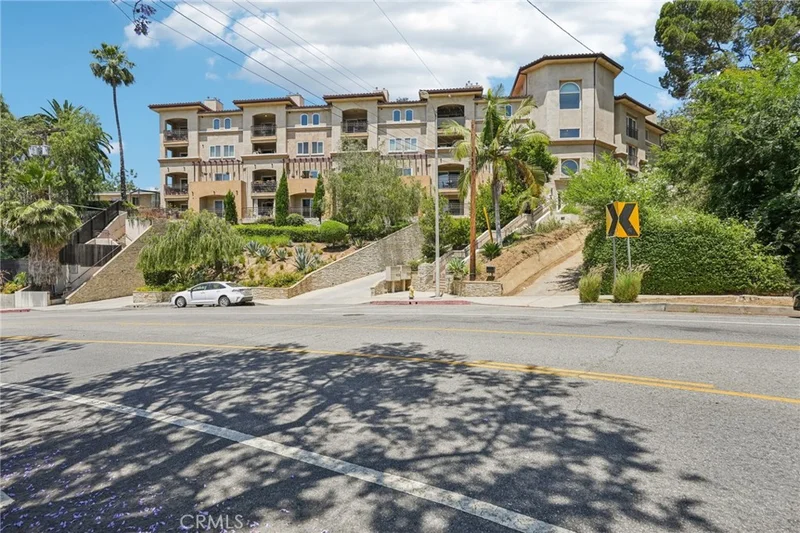 6221 Monterey Road 402, Los Angeles, CA 90042