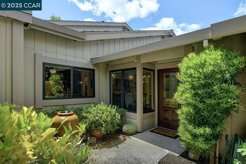 633 Terra California Dr 6, Walnut Creek, CA 94595