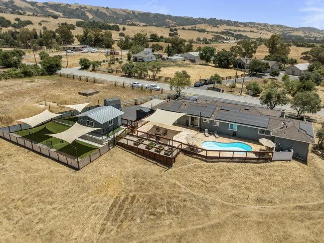 2985 Roop Road, Gilroy, CA 95020