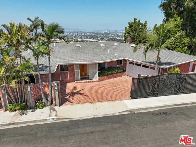 4260 S Cloverdale Avenue, Los Angeles, CA 90008