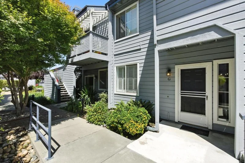 425 Cork Harbour Circle G, Redwood City, CA 94065